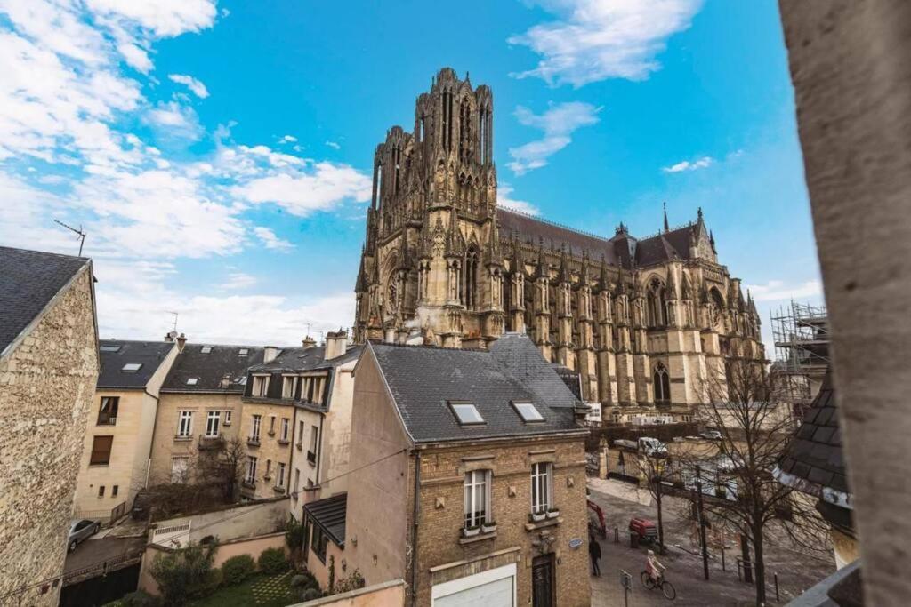 Bulle, Vue Cathedrale Incroyable Lägenhet Reims Exteriör bild